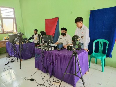 Perekaman e-KTP siswa-siswi SMAN 1 Gunung Alip oleh DISDUKCAPIL Kab. Tanggamus 