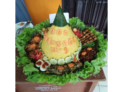 LOMBA TUMPENG DALAM RANGKA HUT SMANSAGA KE 9