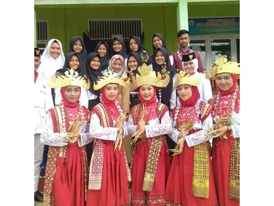 EKSKUL SENI TARI