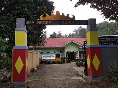 GERBANG SEKOLAH