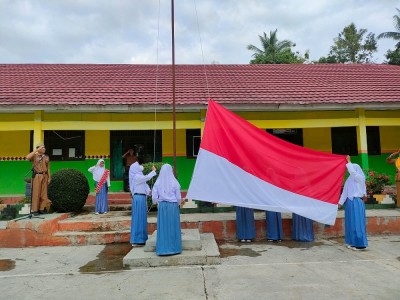 Kegiatan Upacara Bendera
