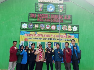 Sosialisasi Alumni SMAN 1 Gunung Alip mengenai perguruan tinggi